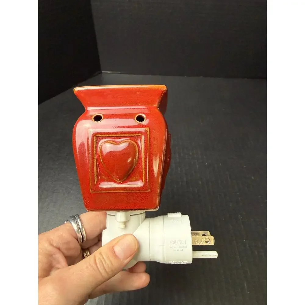 Scentsy heartfelt plug